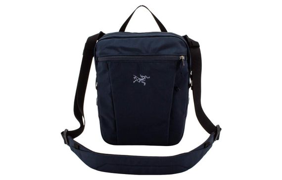 Arcteryx Slingblade 4 Shoulder Logo