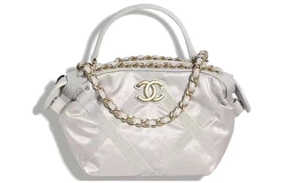 CHANEL Tote
