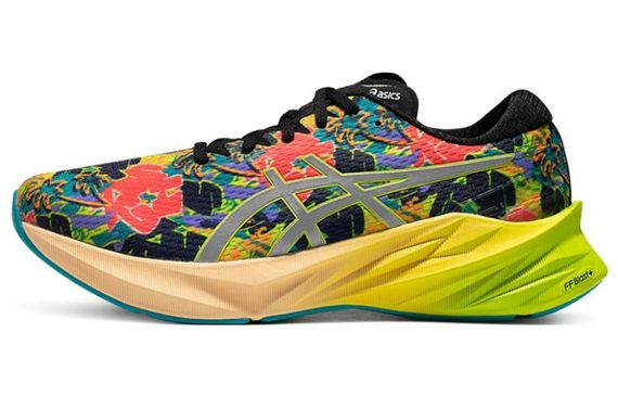 Asics Novablast 3 Lite Show