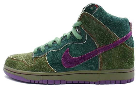Nike Dunk SB Skunk 420