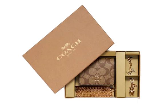 COACH Boxed 11