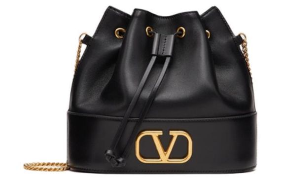 Valentino Vlogo Signature