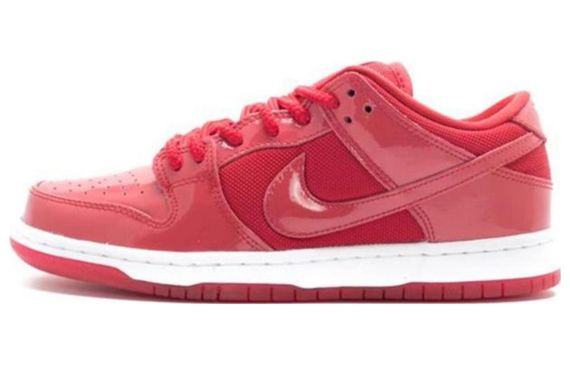 Nike Dunk SB Red Space Jam