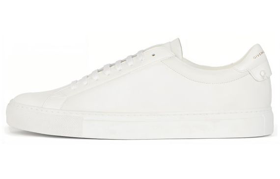 GIVENCHY